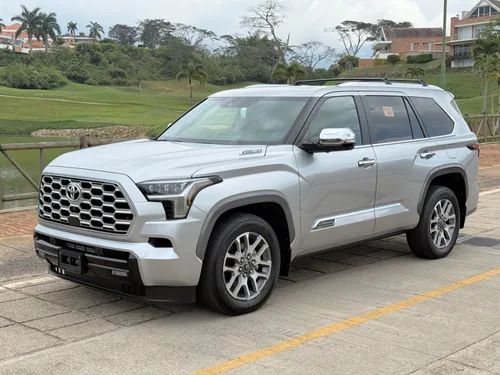 Toyota Sequiao 1794 Híbrida 2026