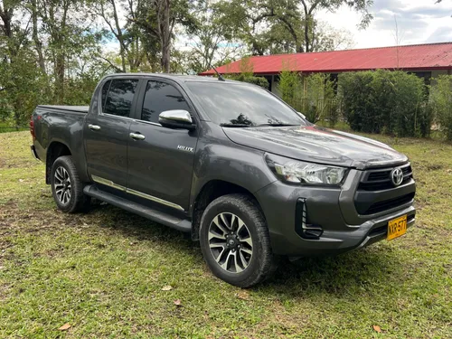 TOYOTA HILUX 2.4 TURBO DIÉSEL MOD 2024