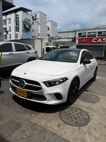 Mercedes Benz a200 Sedan 2020