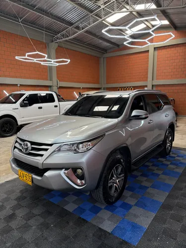 Toyota fortuner sr5 2018 