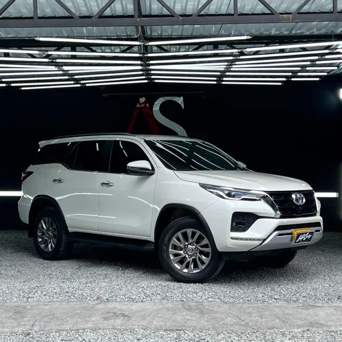 TOYOTA FORTUNER SRV 2.7 2022 AT