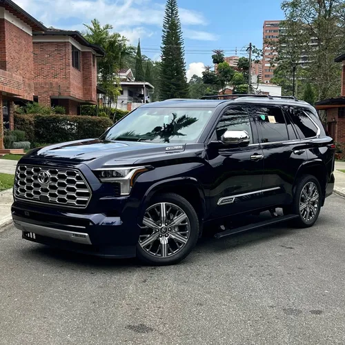 Toyota Sequoia Capstone 2025 3.5