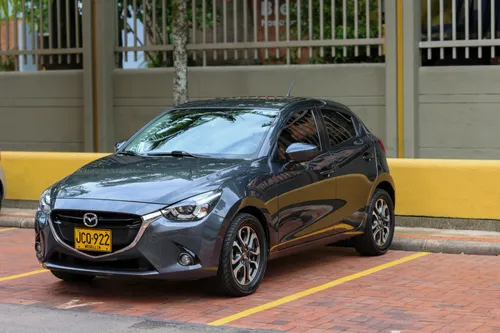 mazda 2 