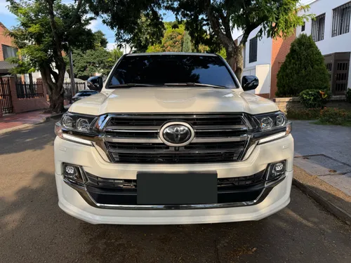 Toyota LC200 Sahara Executive Lounge 2019 BLINDADA