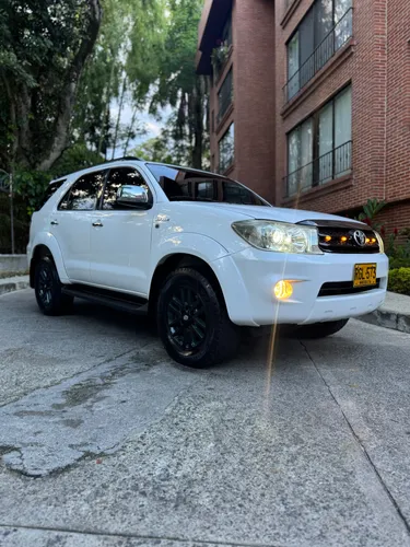 TOYOTA FORTUNER 2011 2.7 4X4