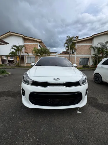 VENTA KIA RIO VIBRANT ALL NEW 2021