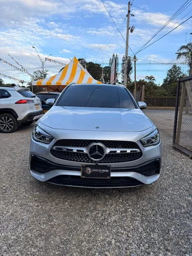 Mercedes Benz GLA200 2023