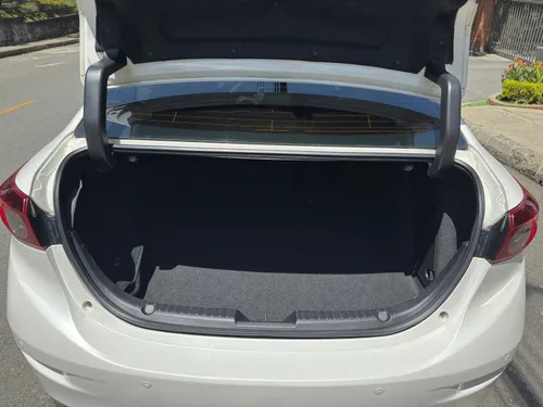 Mazda 3 Touring 2017