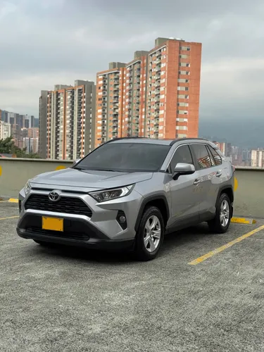 TOYOTA RAV4 XLE 2020
