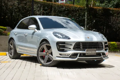 PORSCHE MACAN TURBO 2016