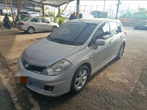 Nissan Tiida 2012