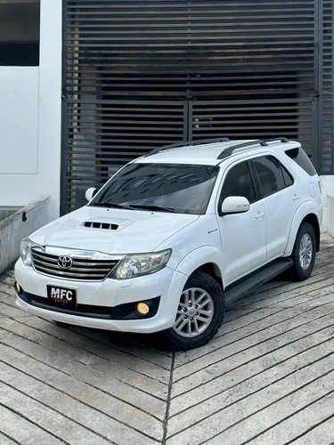 TOYOTA FORTUNER 3.0 4x4 DIÉSEL 2014