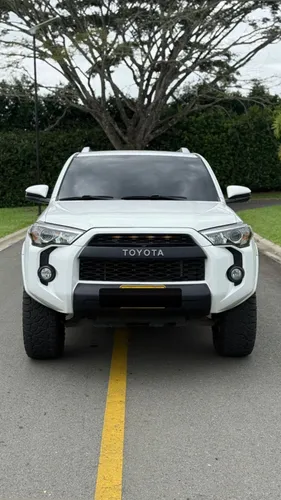 Toyota 4runner modelo 2020 accesorios TRD 