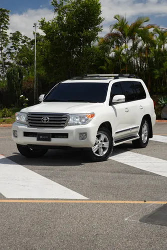 Toyota LC200 Sahara 2015
