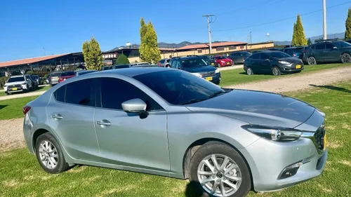 mazda 3 touring modelo 2020