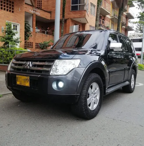 Mitsubishi Montero 3.8 V87
