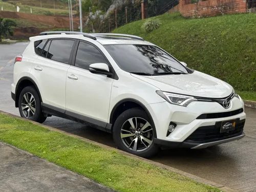 TOYOTA RAV4 STREET 2018 AT