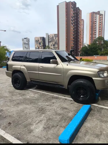 Nissan Patrol y61 GASOLINA full equipo mecanica