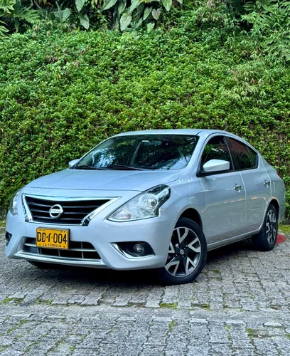 Nissan versa advance 2019