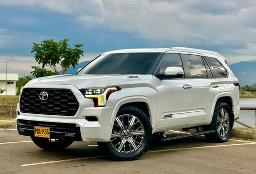Toyota Sequioa Capstone Híbrida 2025