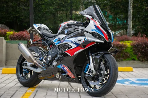 BMW M1000RR 2022 