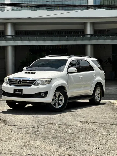 Toyota Fortuner SRV B2