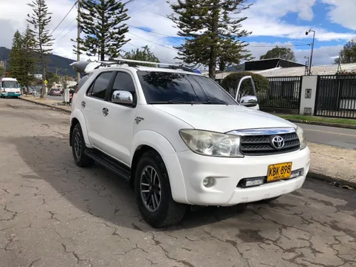 Toyota Fortuner 2010 4x4 