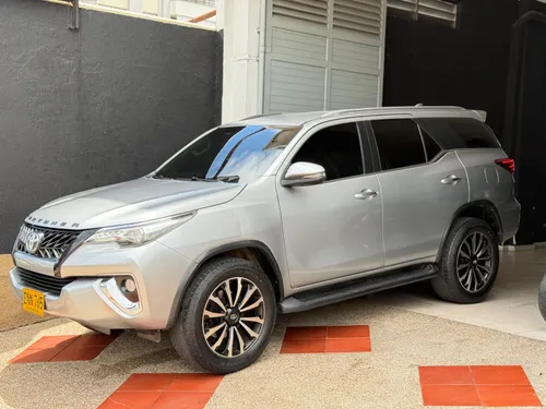 TOYOTA FORTUNER SRV 2.7 GASOLINA  MODELO 2019