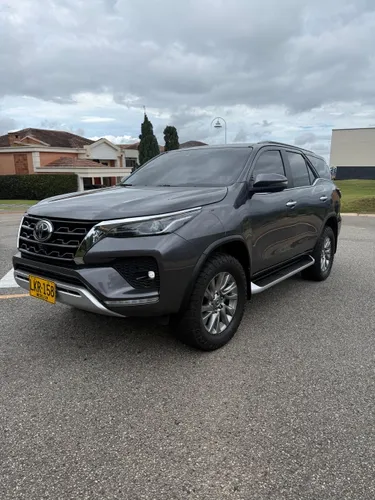Toyota fortuner srv 2022
