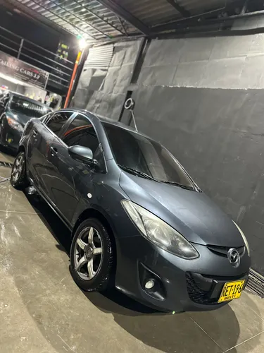 Mazda 2 Automático 2011  Caja perfecta asegurado listo para traspaso