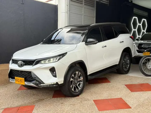 TOYOTA FORTUNER SRX   MODELO 2023