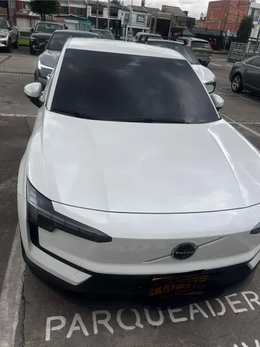 VOLVO C30 eléctrica 2025 