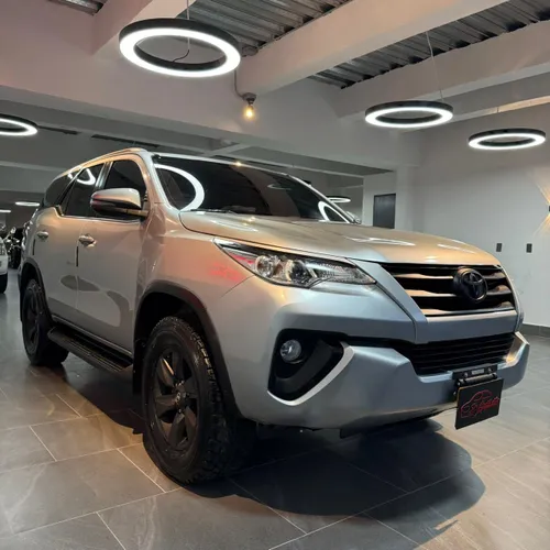 Toyota Fortuner SR 2018