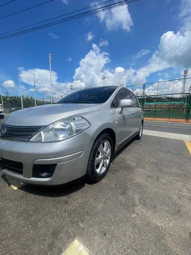 Nissan Tiida Premium Sedan