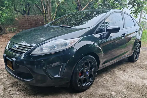 Ford Fiesta SE 2013