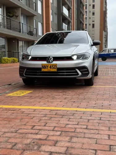 Volkswagen Polo Turbo Highline 2024