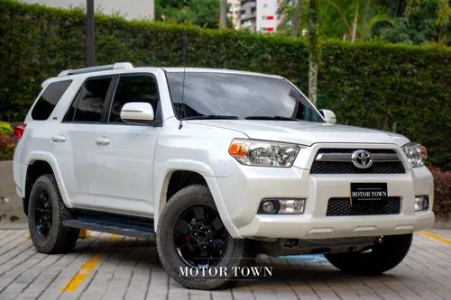 TOYOTA 4RUNNER SR5 2014