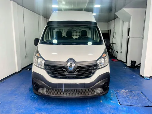 Renault trafic placa blanca modelo 2017