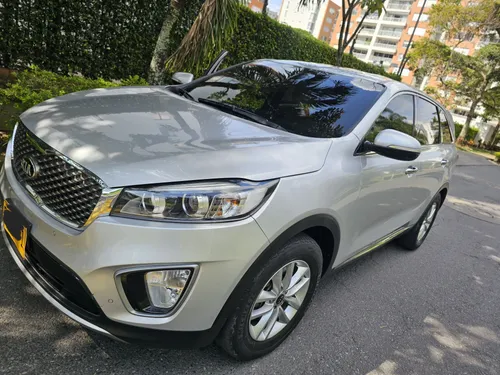 Kia Sorento Trust 2.4 2017 7 Puestos