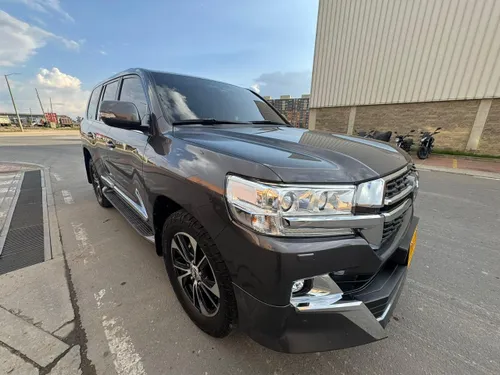 Toyota LC200 Sahara 2021 imperial 4.5