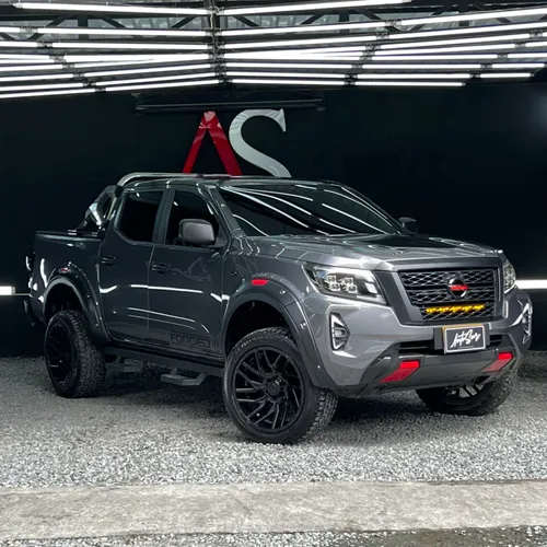 NISSAN FRONTIER CD SABANERA GRIS 2.5 2023