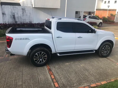 Nissan Frontier LE 4x4