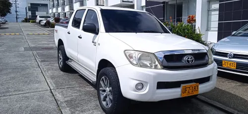 toyota hilux 4 x4 diesel2.4