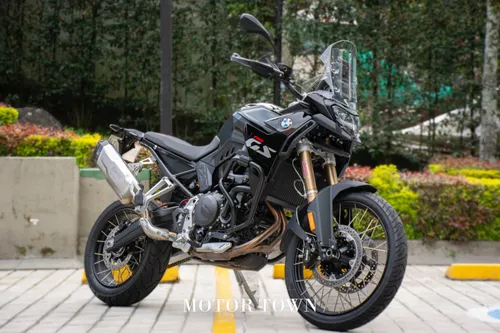 BMW F900GS TRIPLE BLACK 2025