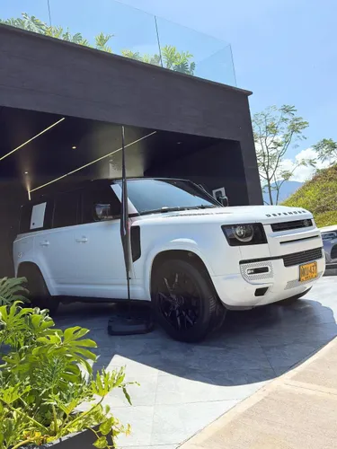 LAND ROVER DEFENDER 110 X DYNAMIC S PHEV 2024