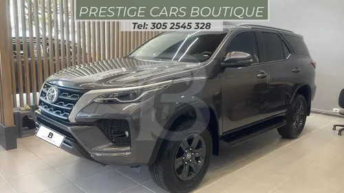 Toyota Fortuner SR 2024 2.4 diesel