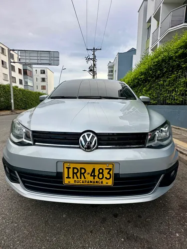 Volkswagen  Voyage Highline esta versión es la más equipada y completa. 