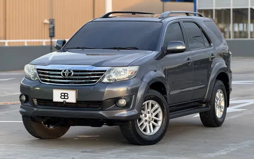 TOYOTA FORTUNER URBANA 
