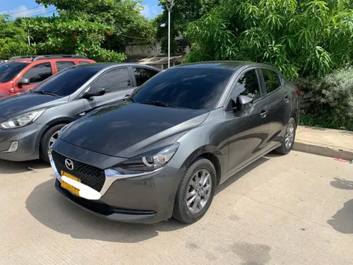 Mazda 2 Touring 2022 sedan automático