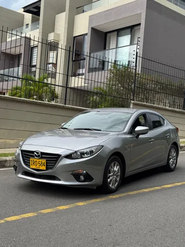 MAZDA 3 TOURING AUTOMÁTICO 2017